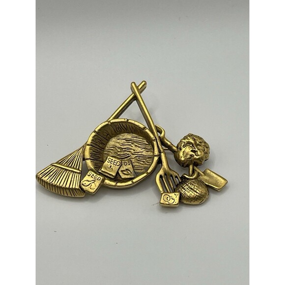 Danecraft Jewelry - VTG signed DANECRAFT GOLD DIMENSIONAL GARDEN THEME PIN BROOCH